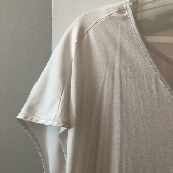 XL white blouse with silky feeling back - Picture 2 of 8